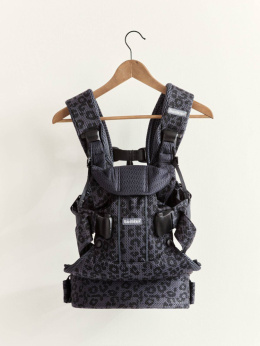 BABYBJORN ONE AIR 3D MESH - nosidełko, Antracyt/Leopard