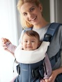 BABYBJORN - śliniaczek do nosidełka ergonomicznego BABYBJORN One, biały