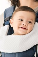 BABYBJORN - śliniaczek do nosidełka ergonomicznego BABYBJORN One, biały