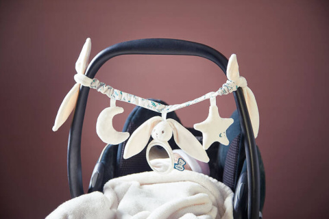 Kaloo Łańcuch do wózka wielofunkcyjny Królik kremowy Lapinoo