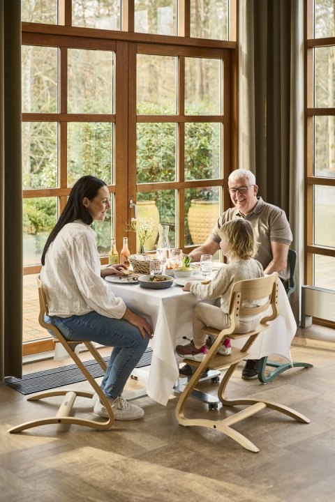 ZESTAW Leander Louie™: krzesełko + barierka + tacka + poduszka + newborn seat