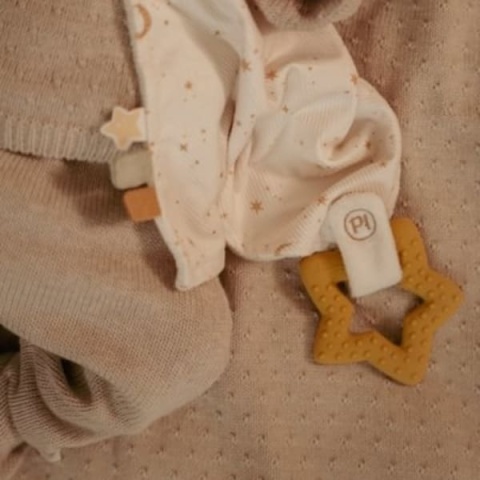Little Dutch Przytulaczek z zawieszką do smoczka i gryzakiem Newborn Naturals