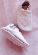 Kapcie dziecięce Barefoot SOFT z zamszową podeszwą SERCE lila kamelia