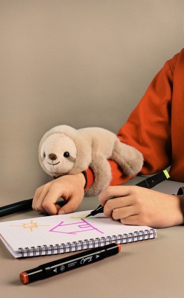 DOUDOU - pluszowa bransoletka slap leniwiec Podcoll, Histoire d'Ours, beżowy