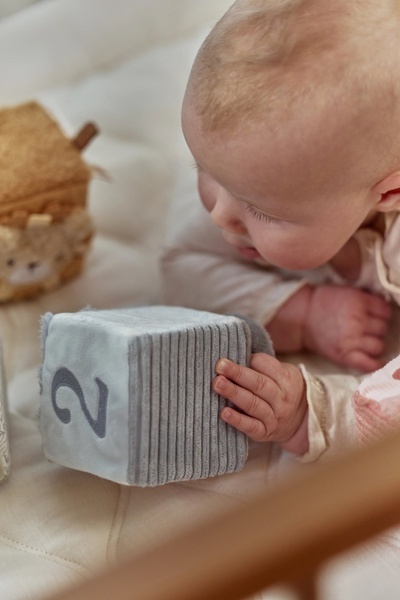 Little Dutch 4 miękkie kostki aktywizujące Safari Friends GRS