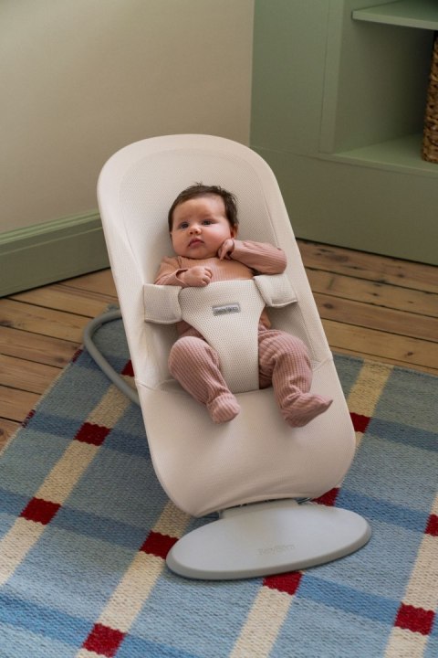 BABYBJORN - leżaczek BEGIN MESH, kremowy