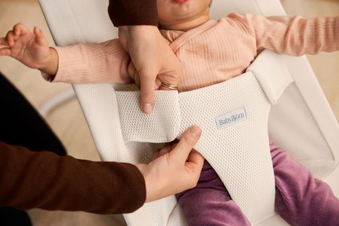 BABYBJORN - leżaczek BEGIN MESH, kremowy