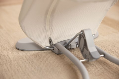 BABYBJORN - leżaczek BEGIN MESH, kremowy
